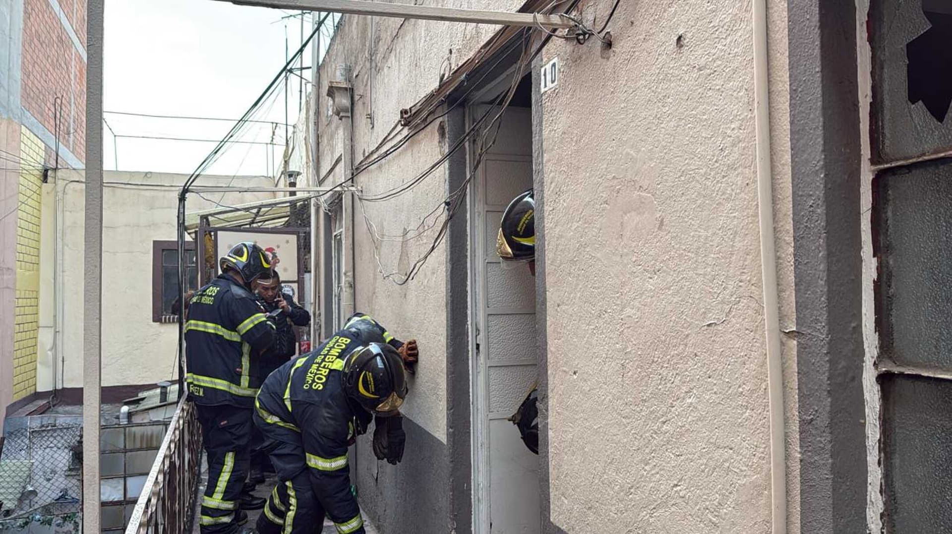 Controlan Incendio al Interior de Vivienda de la Alcaldía Cuauhtémoc, CDMX