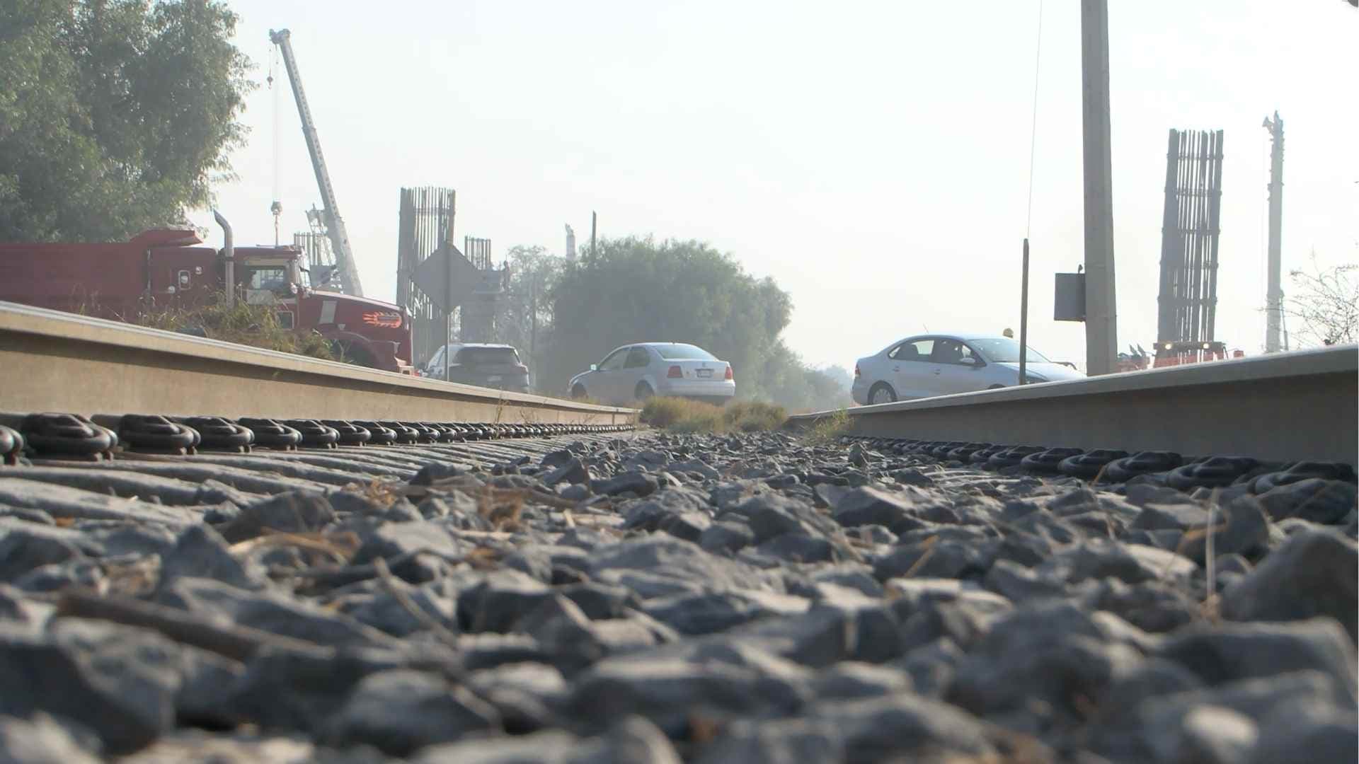 Anuncian Nuevo Cierre en Bernardo Quintana por Obras del Tren México–Querétaro