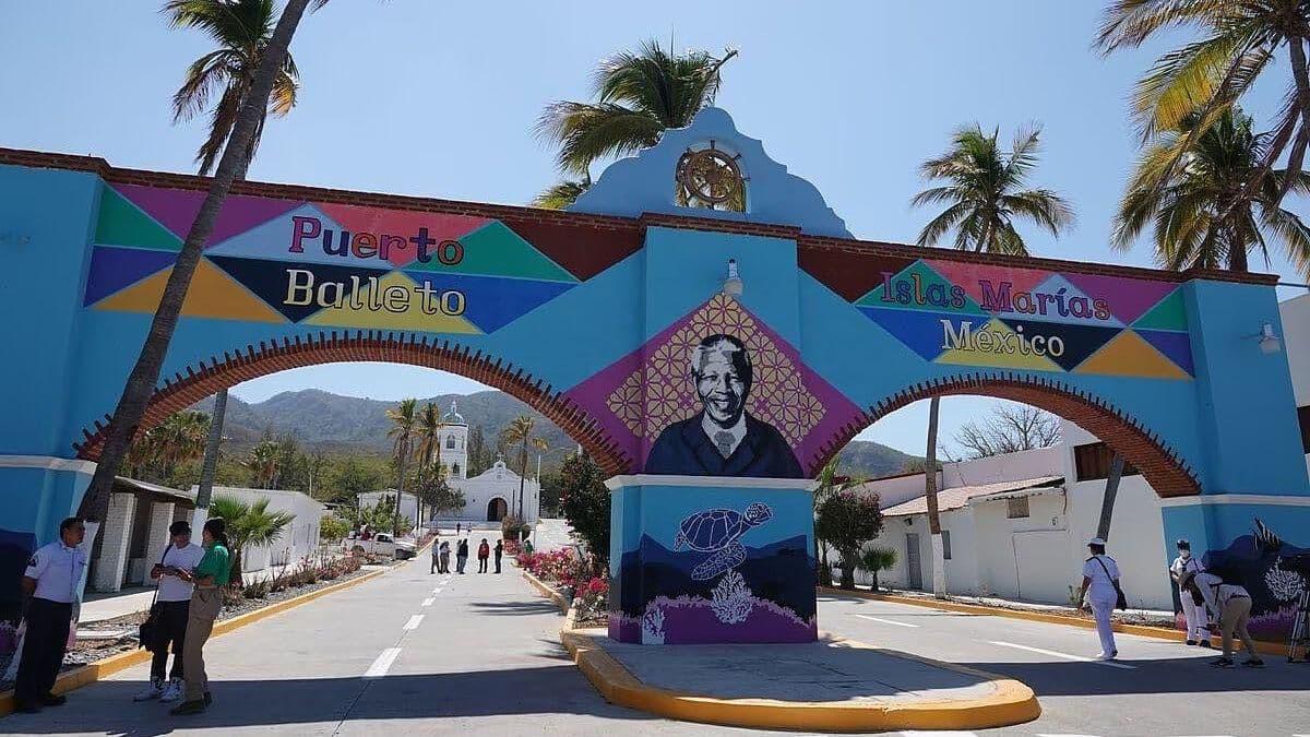 Esperó 52 Años para Regresar a Islas Marías como Turista
