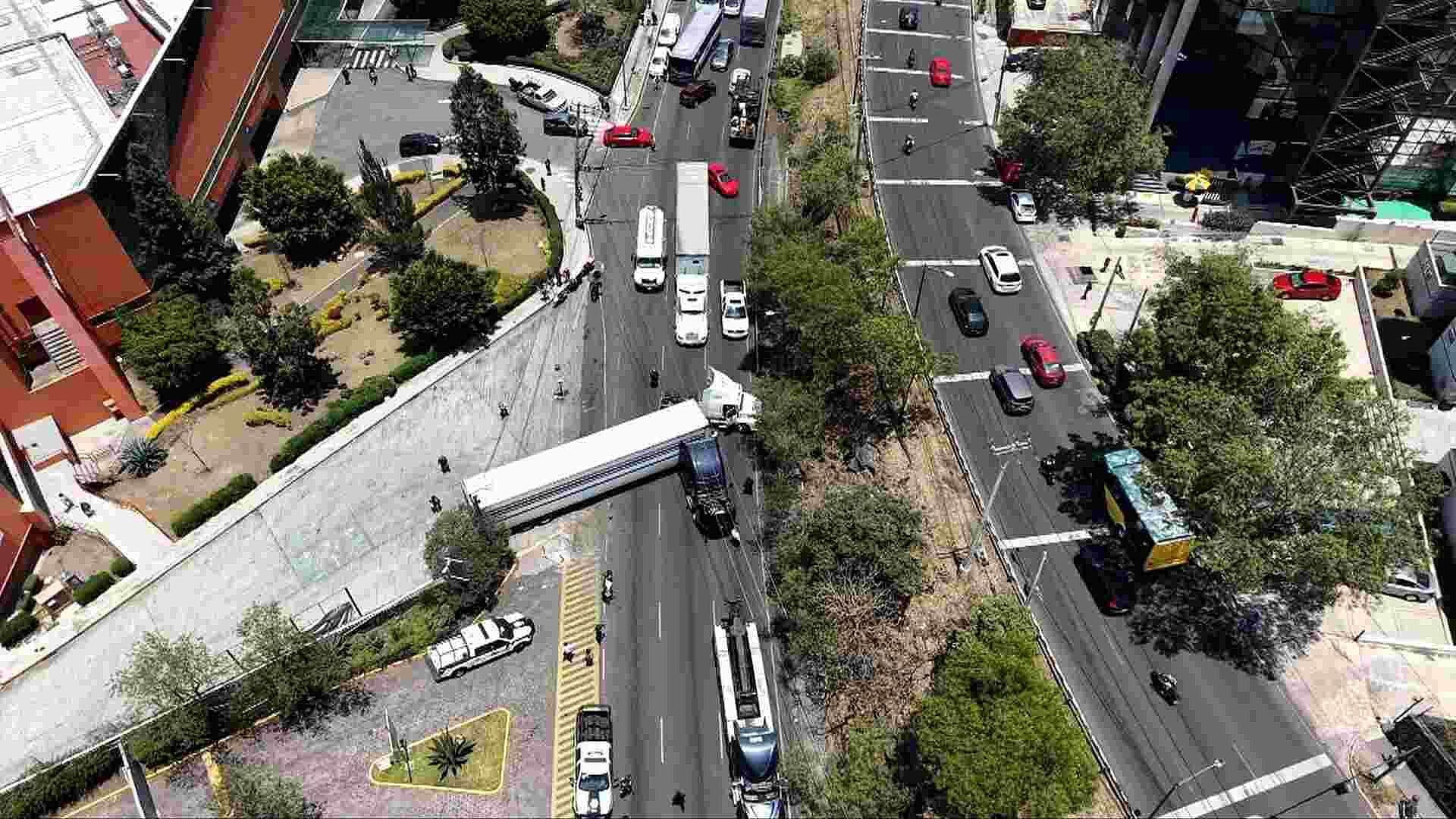 Así se Ve el Colapso de la Pichacho-Ajusco Desde el Aire; Tráiler Descompuesto Provoca Tráfico