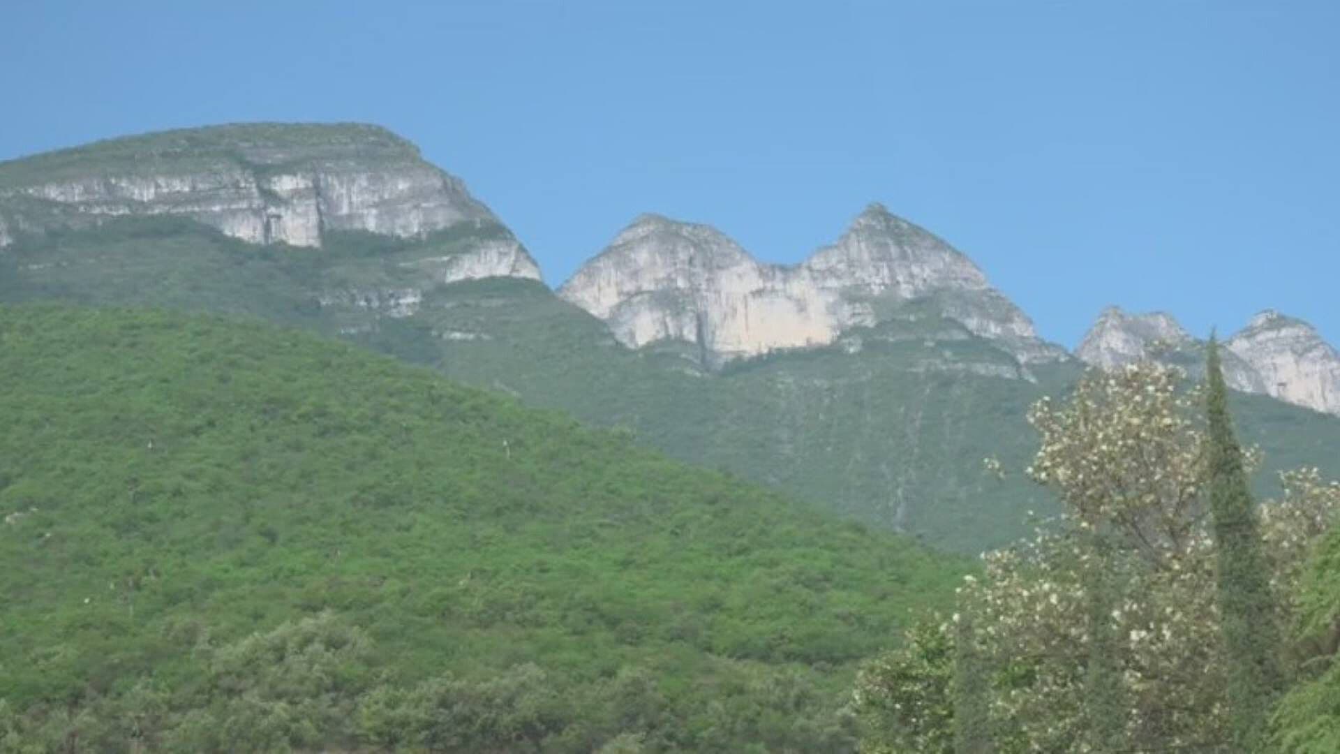 Arman Operativo para Rescatar a Senderistas Extraviados en Cerro de Las Mitras