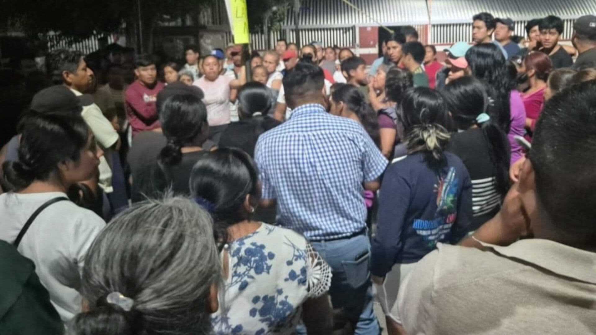 Puebla: Continúa Bloqueo en San Antonio Cañada por Manifestación ante Falta de Obras