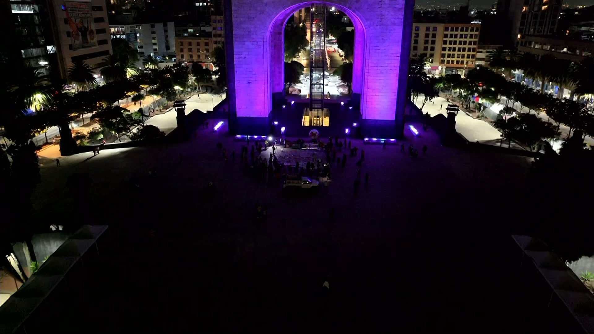 Protestan Pacíficamente en el Monumento a la Revolución en Apoyo a Flotilla Humanitaria y a Doctora Mexicana