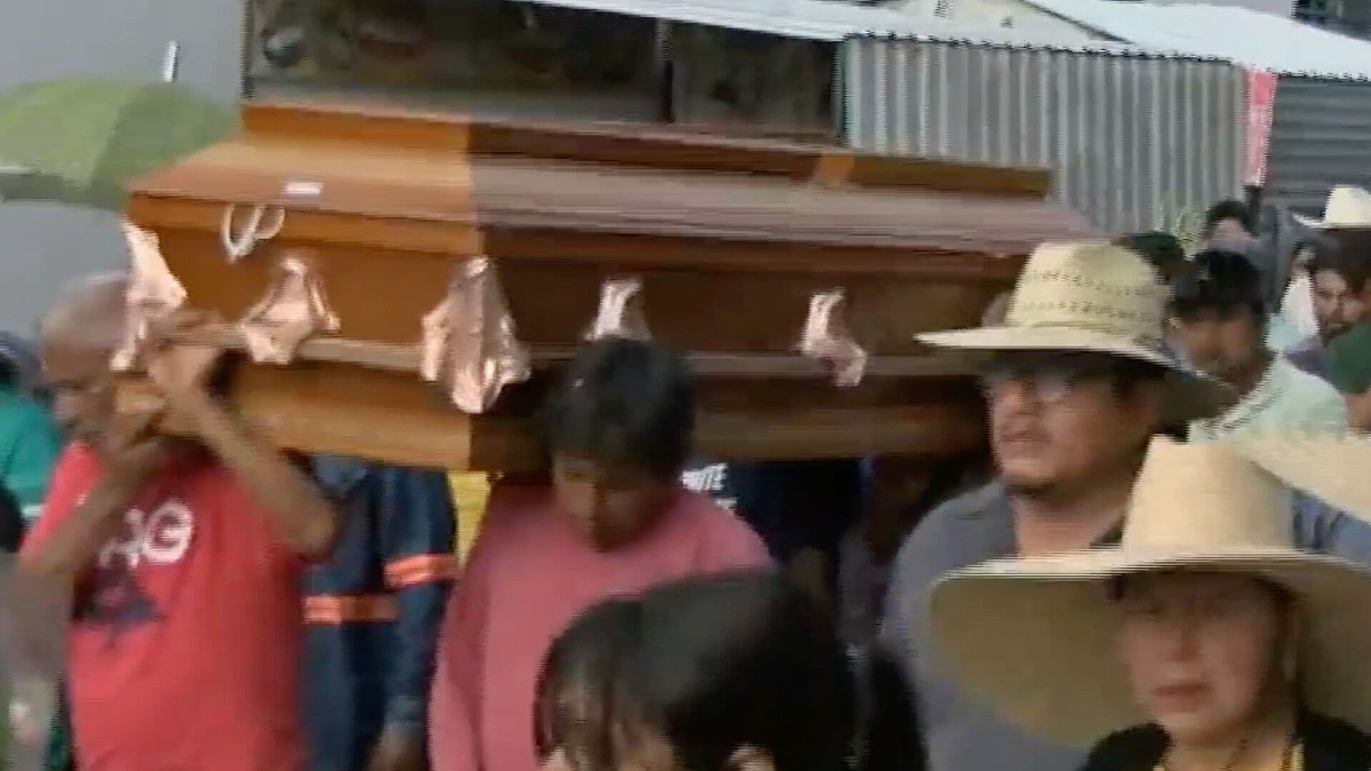Cortejo Fúnebre Sepulcro 10 Personas Asesinadas en Rancho Texcalapa Tehuitzingo Puebla