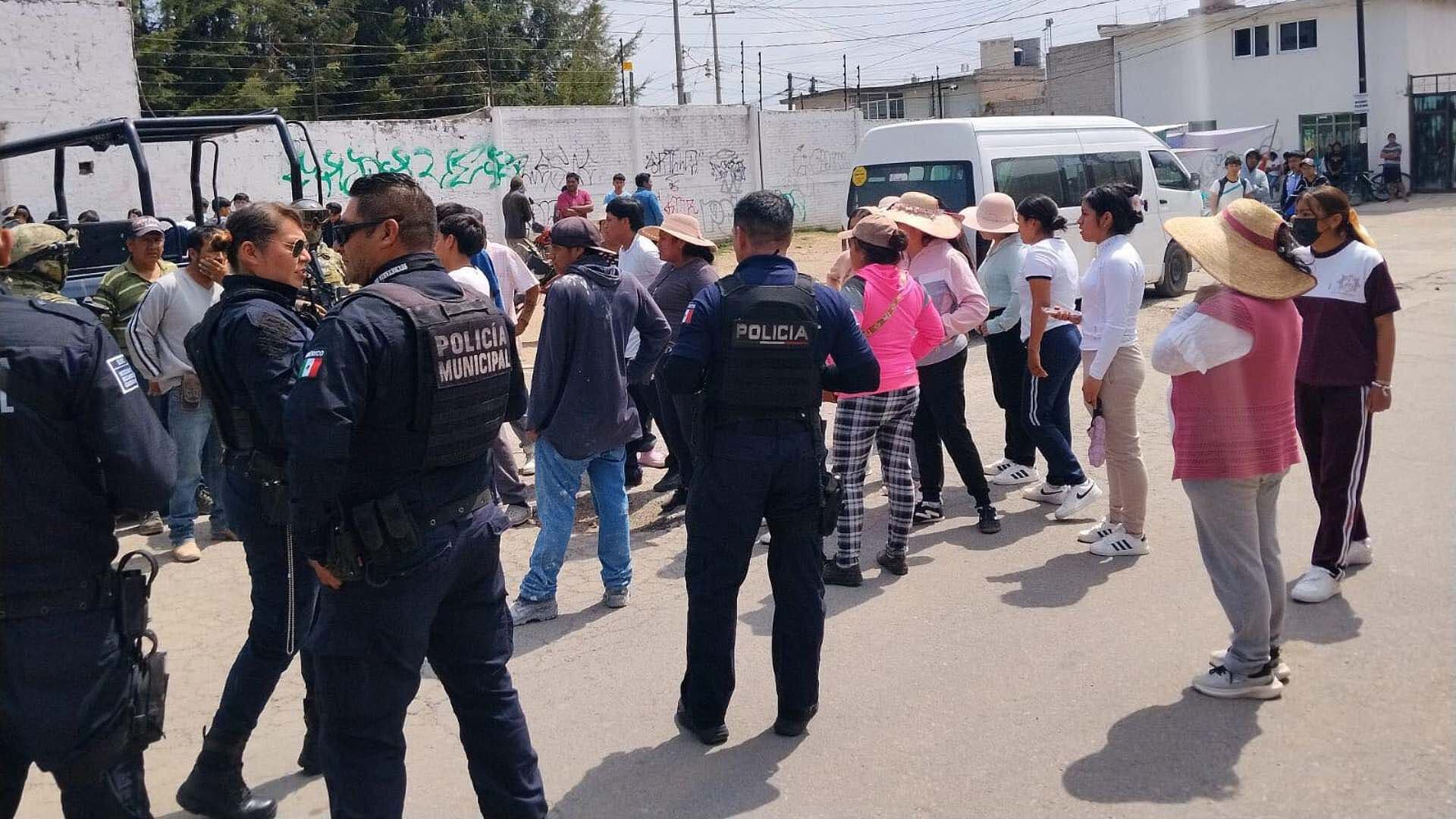 Momento Agresión Padre Familia Estudiante Menor Edad Bachillerato Francisco I Madero Amozoc Puebla