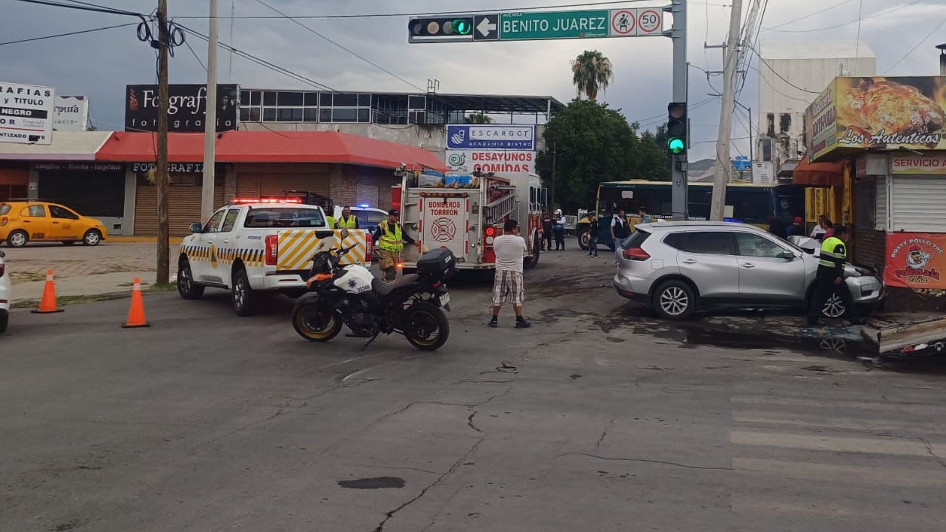 Choque entre Camión de Ruta y Camioneta Deja Cuatro Lesionados en Torreón