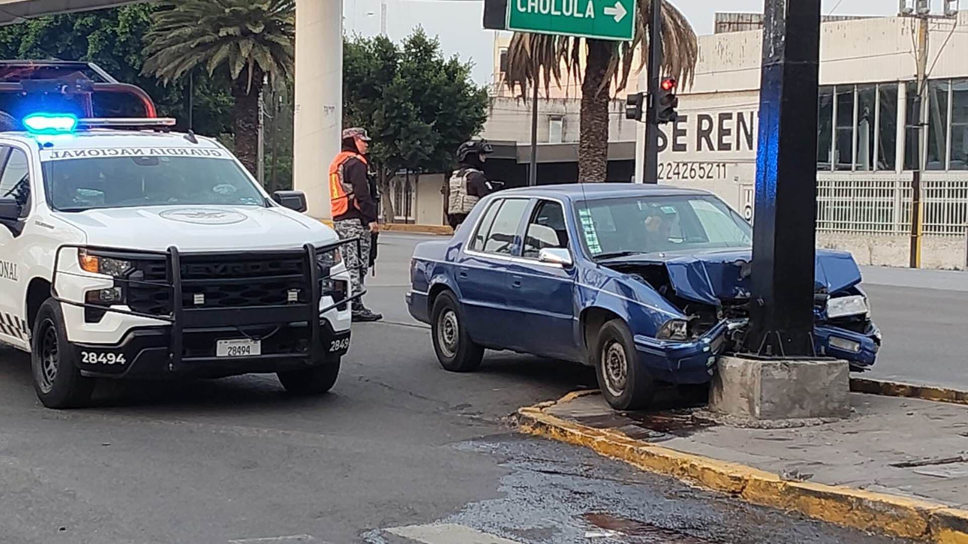 Accidente Choque contra Poste en Bulevar Hermanos Serdán y 15 de Mayo de Puebla