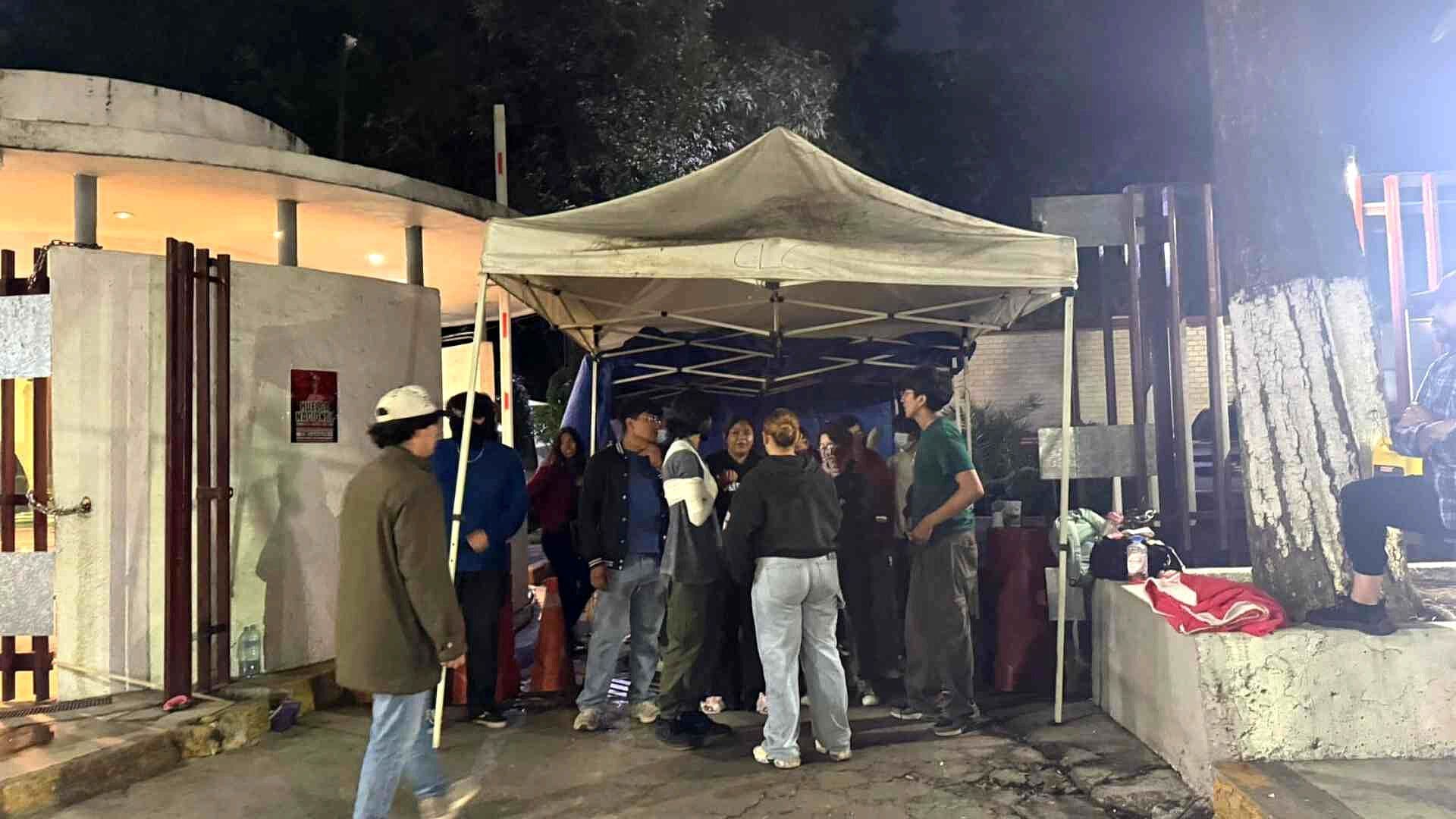 ¿Qué Pasa en Canal Once? Alumnos del IPN Toman Instalaciones del Medio Público