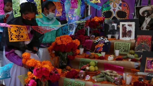 Niveles del Altar de Día de Muertos