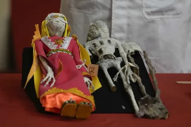 Muñecos incautados en Perú que iban a México