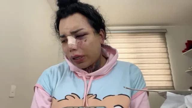 Paola Suárez durante transmisión en vivo