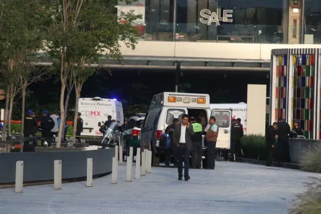 Ambulancias afuera de Artz Pedregal