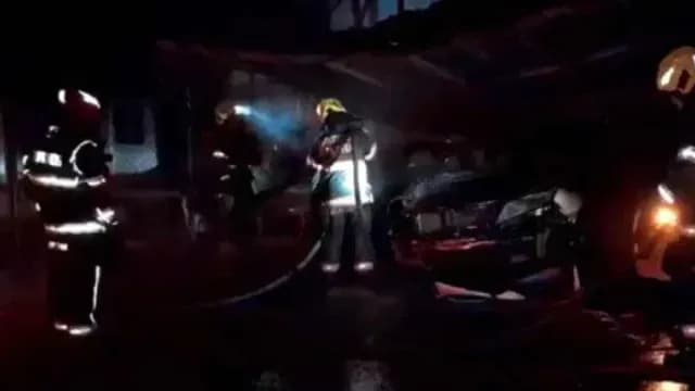 Bomberos extinguen incendio en Zapopan
