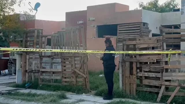 Niño-le-Cae-Barda-Encima-Torreón