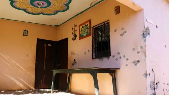Fachada de casa de vecinos