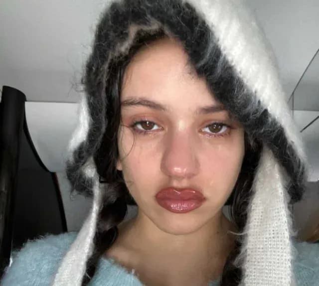 Rosalía llora en nueva foto