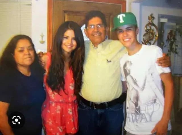 Justin Bieber con la familia de Selena Gómez