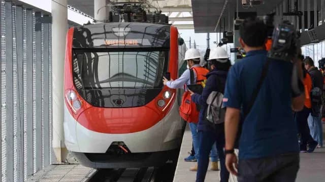 Tren interurbano México Toluca