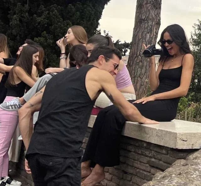 Eiza González y Mario Casas en Roma