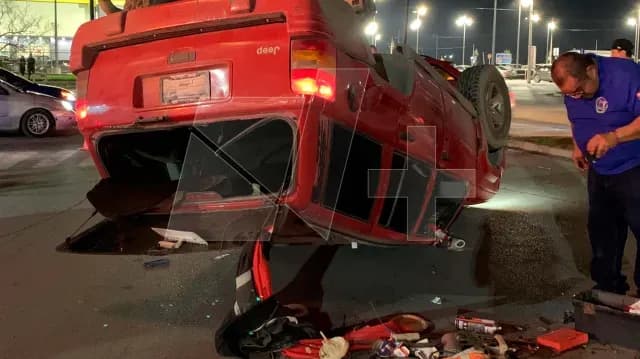 Camioneta Abandonada por sus Ocupantes
