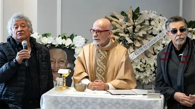 Corona de hojas de maíz.