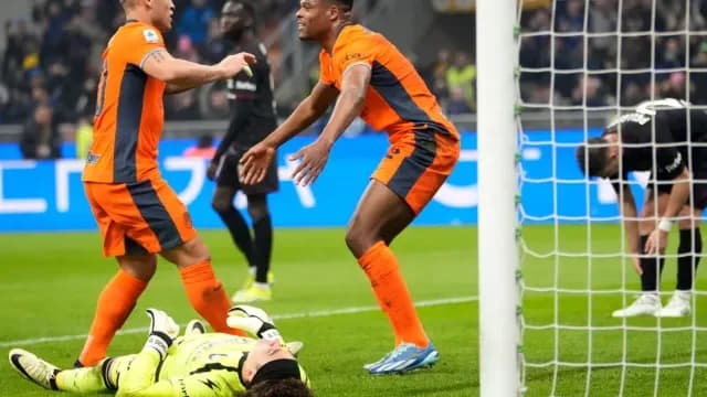 Ochoa no pudo evitar la goleada. Foto: AP