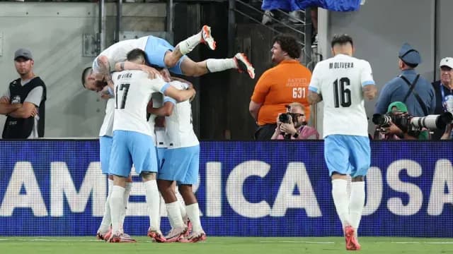 Uruguay anda en plan grande. Foto AFP