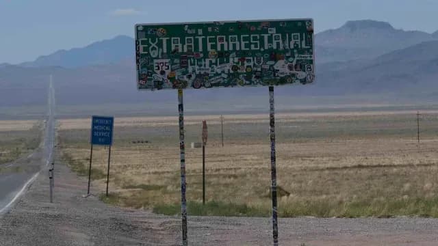 Carretera extraterrestre, cerca del Área 51