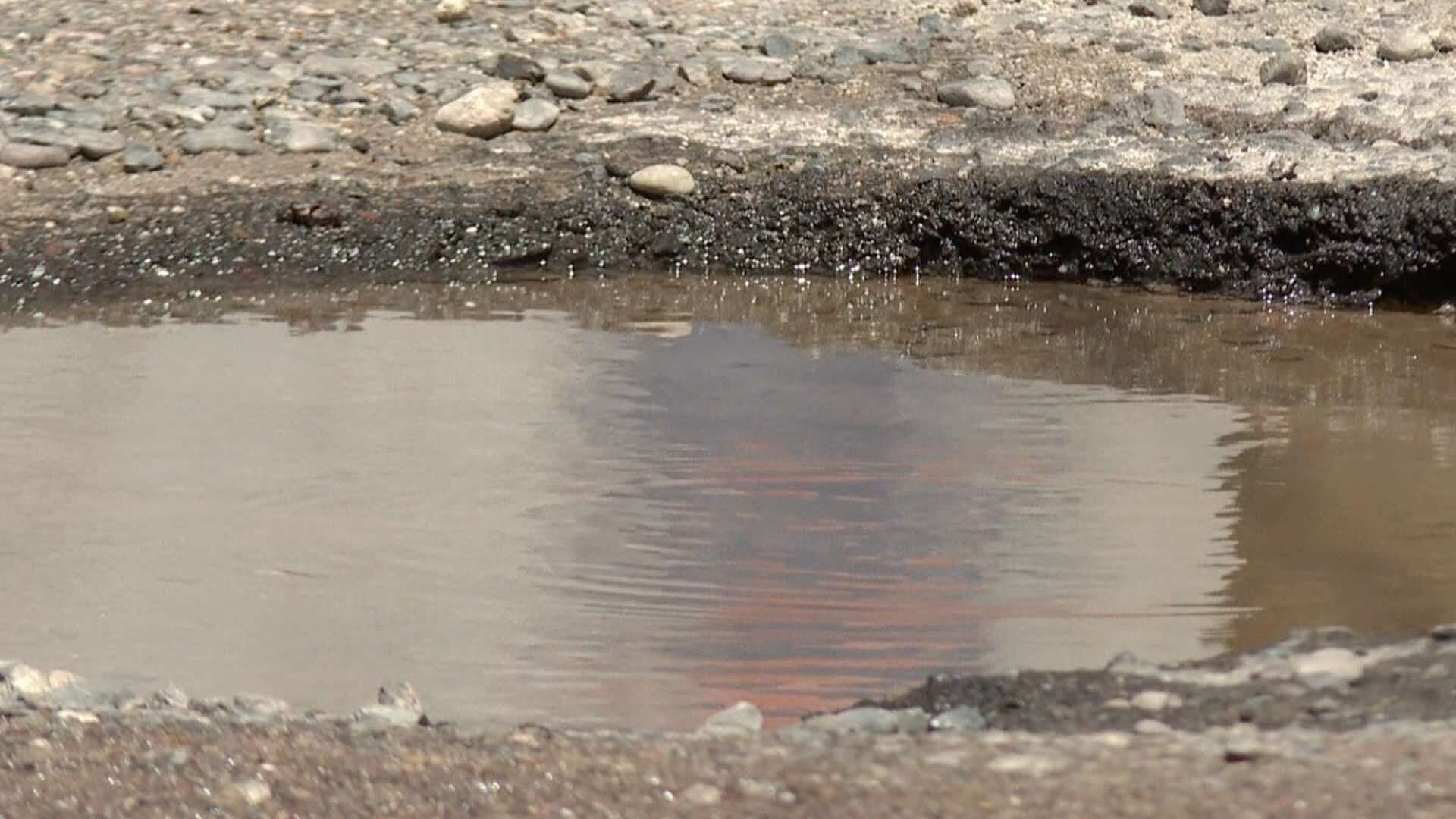 Reportan Fuga de Agua Potable de Dos Meses en Sector Centro de Hermosillo