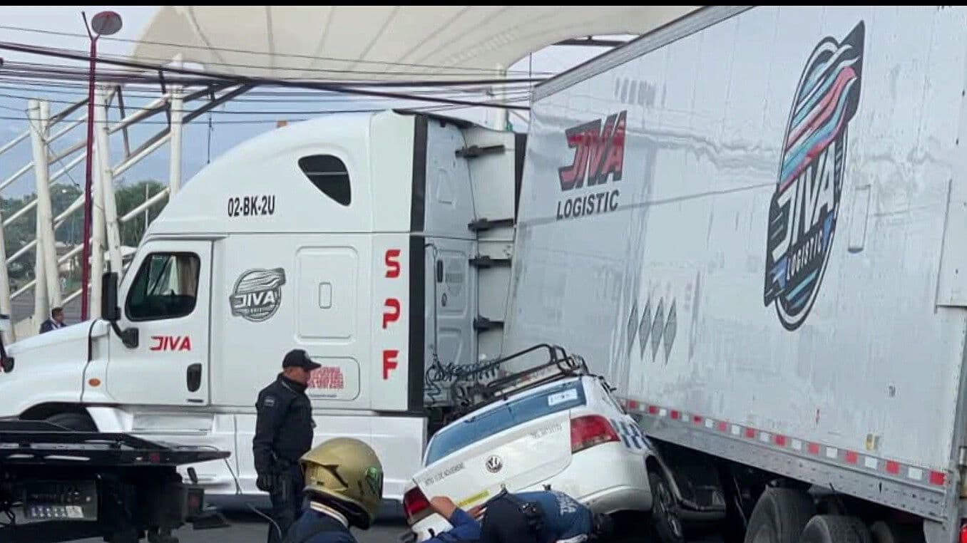 Choque entre Taxi y Tráiler en Chalco Hoy: Esto Pasó