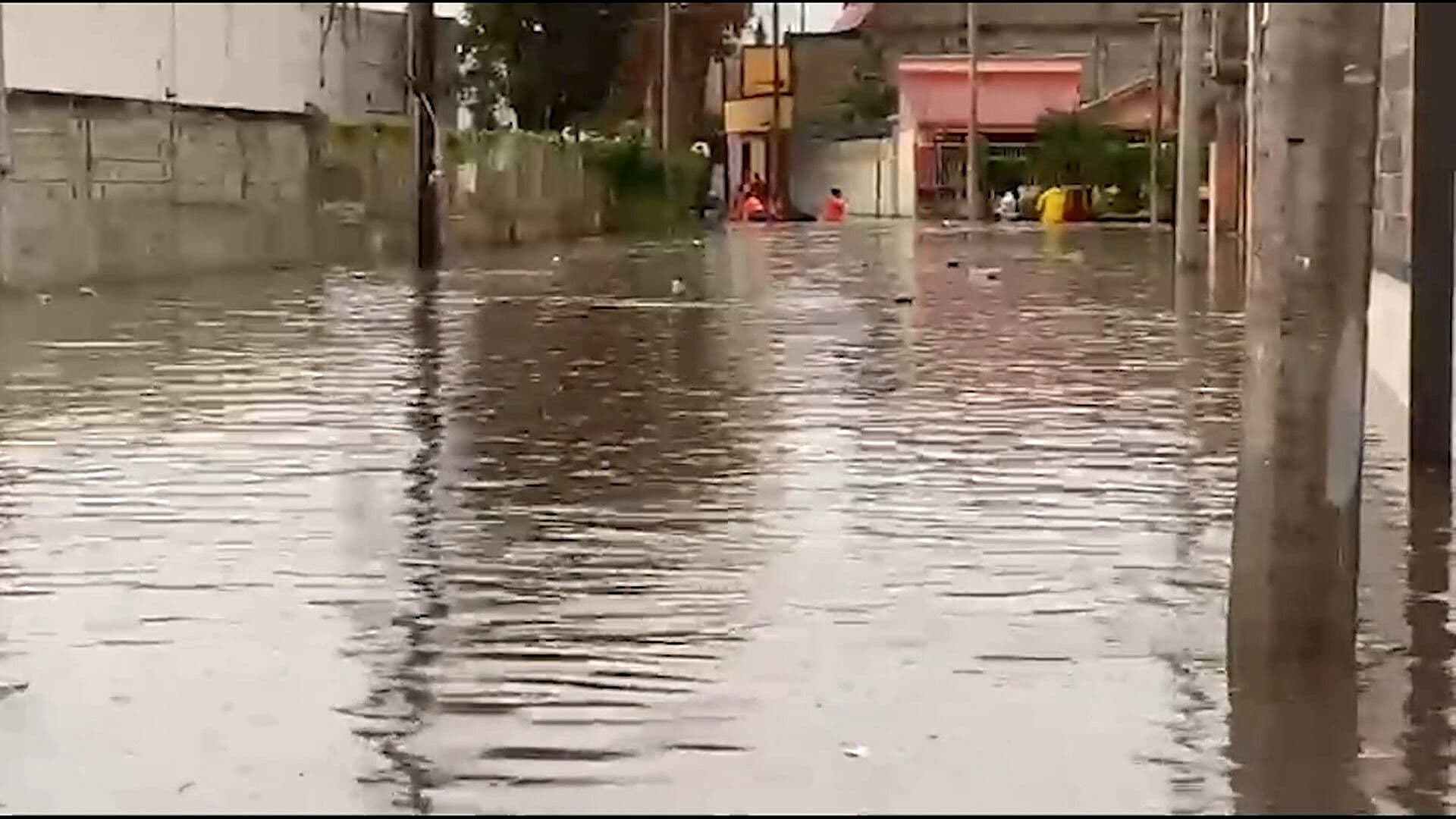 Fuertes Lluvias Dejan Bajo el Agua Varias Avenidas y Colonias de Campeche