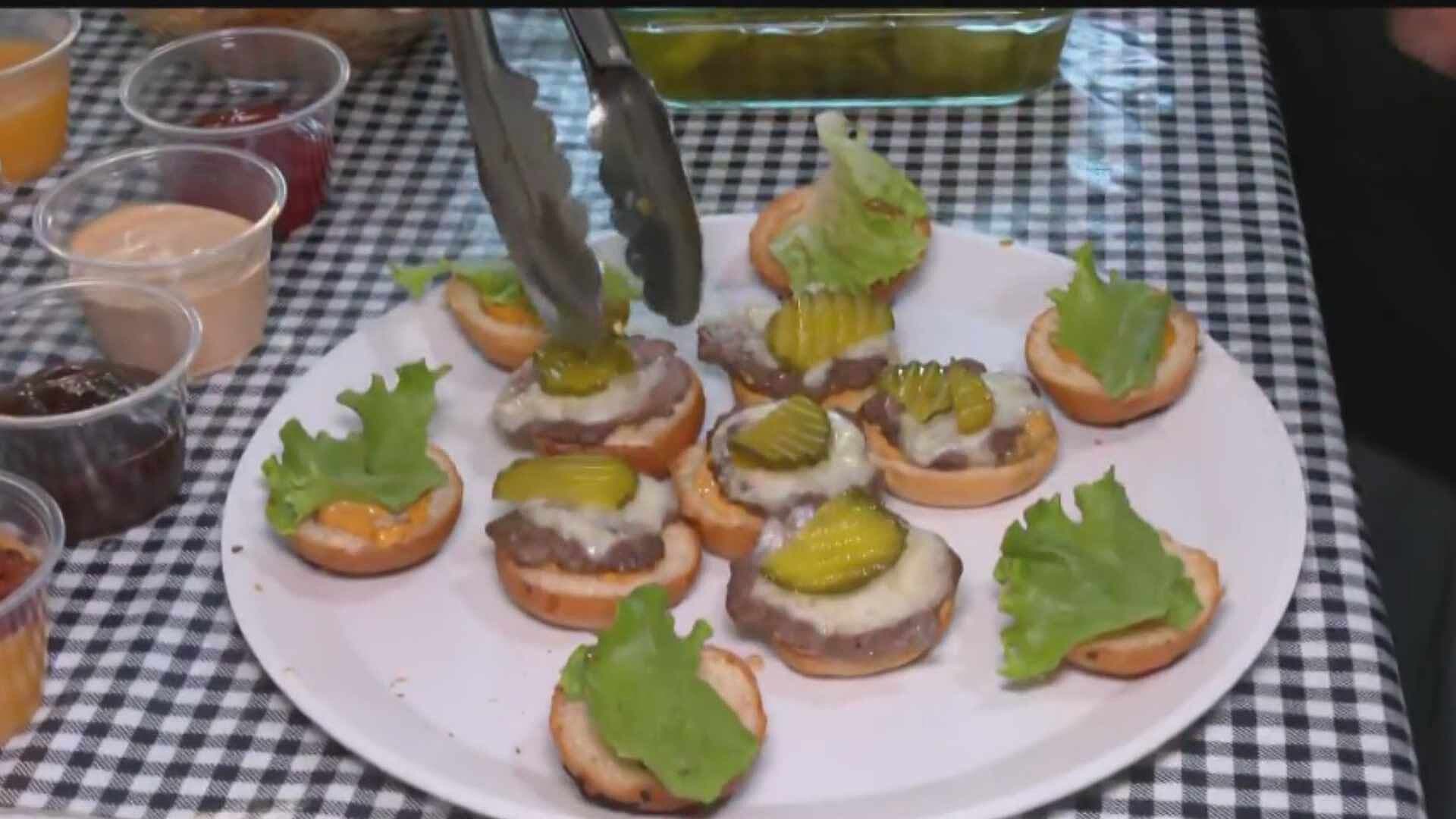 Día de la Hamburguesa 2026; Así se Preparan las Mini Hamburguesitas de CDMX