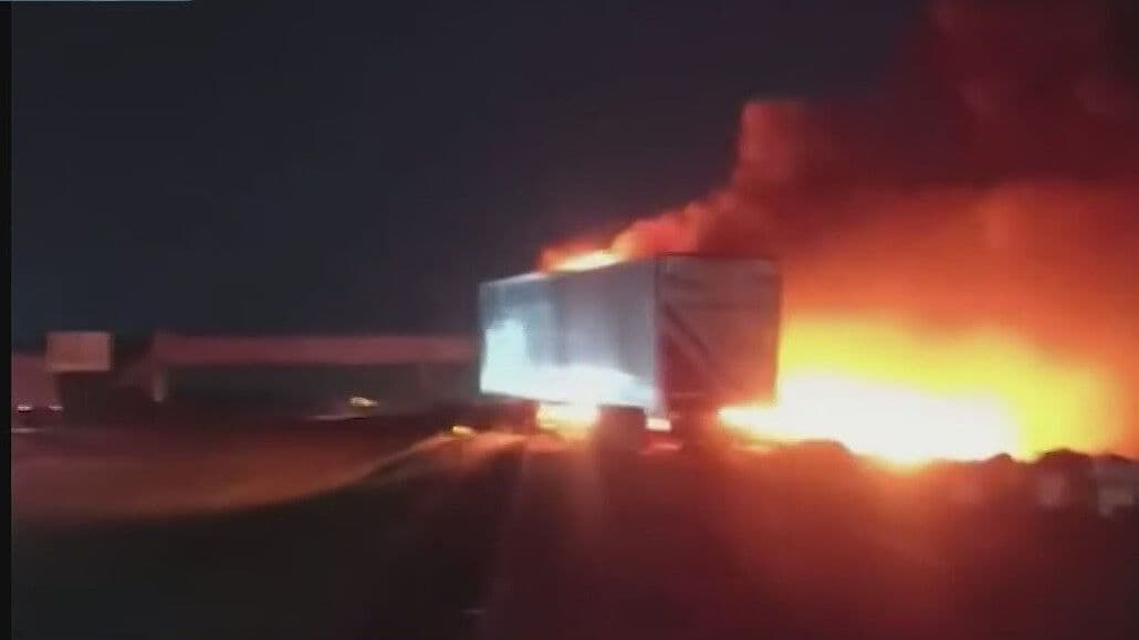 Muere Hombre Calcinado en Incendio de Tráileres en Sabinas Hidalgo