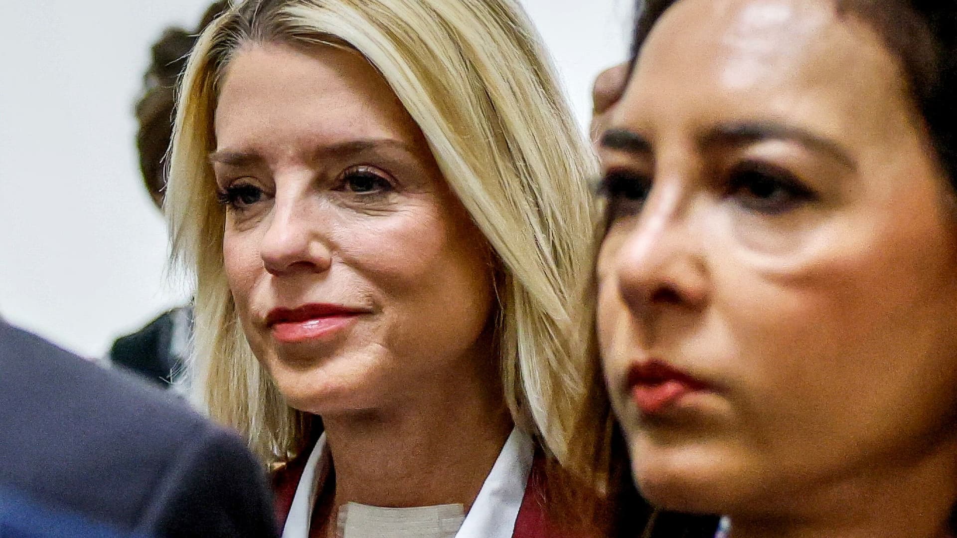 Pam Bondi Comparece Ante Congreso de EUA por Archivos del Caso Jeffrey Epstein