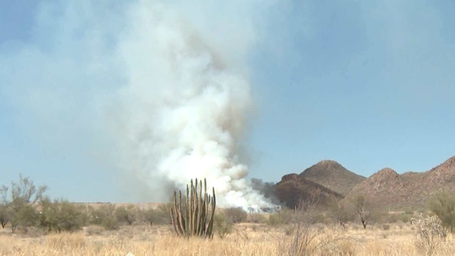 Continúa Incendio en Relleno Sanitario de Hermosillo; Ha Consumido 2.5 Hectáreas