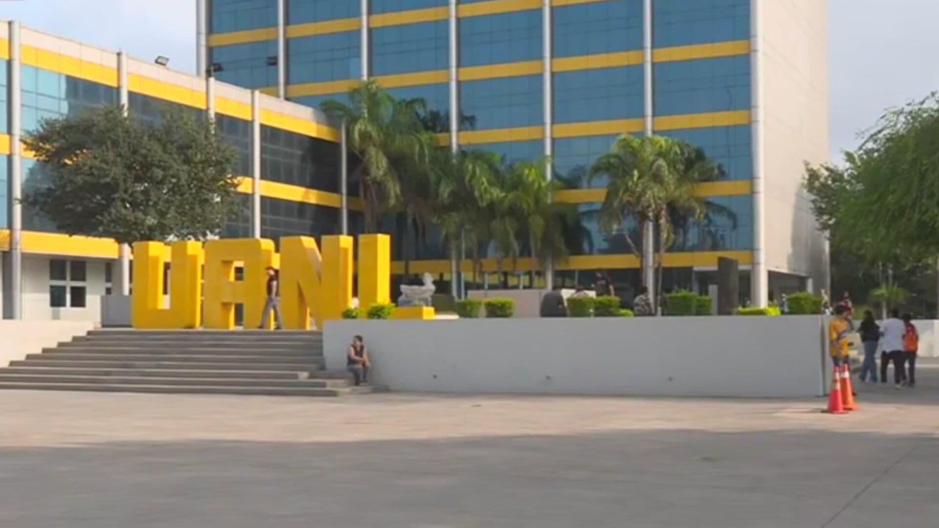 Jóvenes Presentan Examen de Admisión en Facultades de la UANL