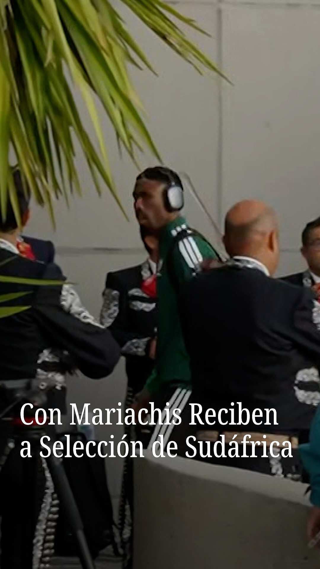 Con Mariachis Reciben a Selección de Sudáfrica