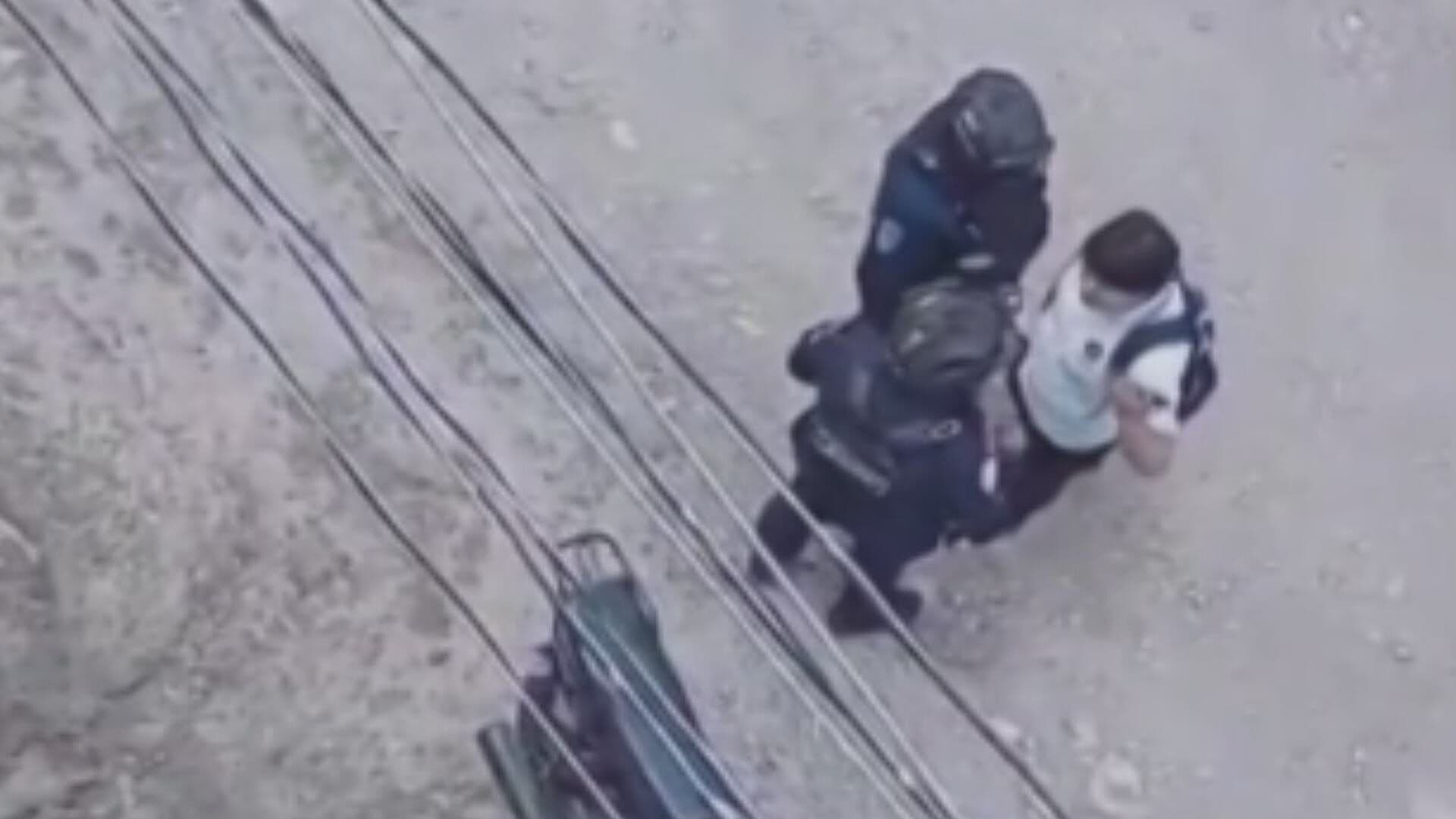 VIDEO: Policías Golpean a un Hombre Tras Encararlo en Cuautla, Morelos