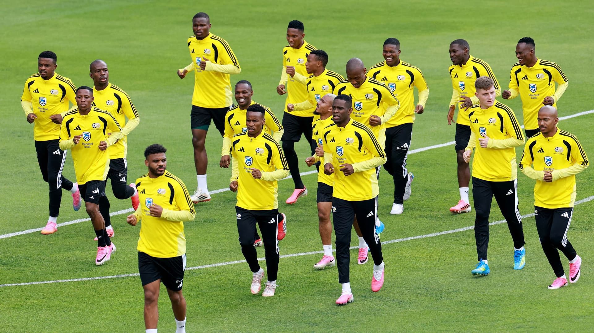 Pachuca Recibe Cálidamente a Sudáfrica, Adversario de México; Así Fue Entrenamiento Abierto