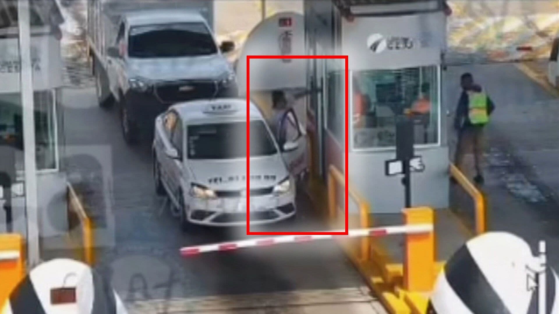 VIDEO: Hombre Amenaza con Arma de Fuego a Personal de Caseta en Celaya, Guanajuato