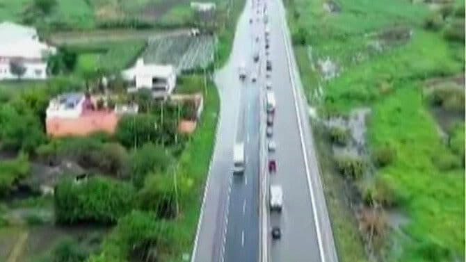 Lluvias Desbordan Canal en Xochitepec y Afectan la Autopista Cuernavaca-Acapulco