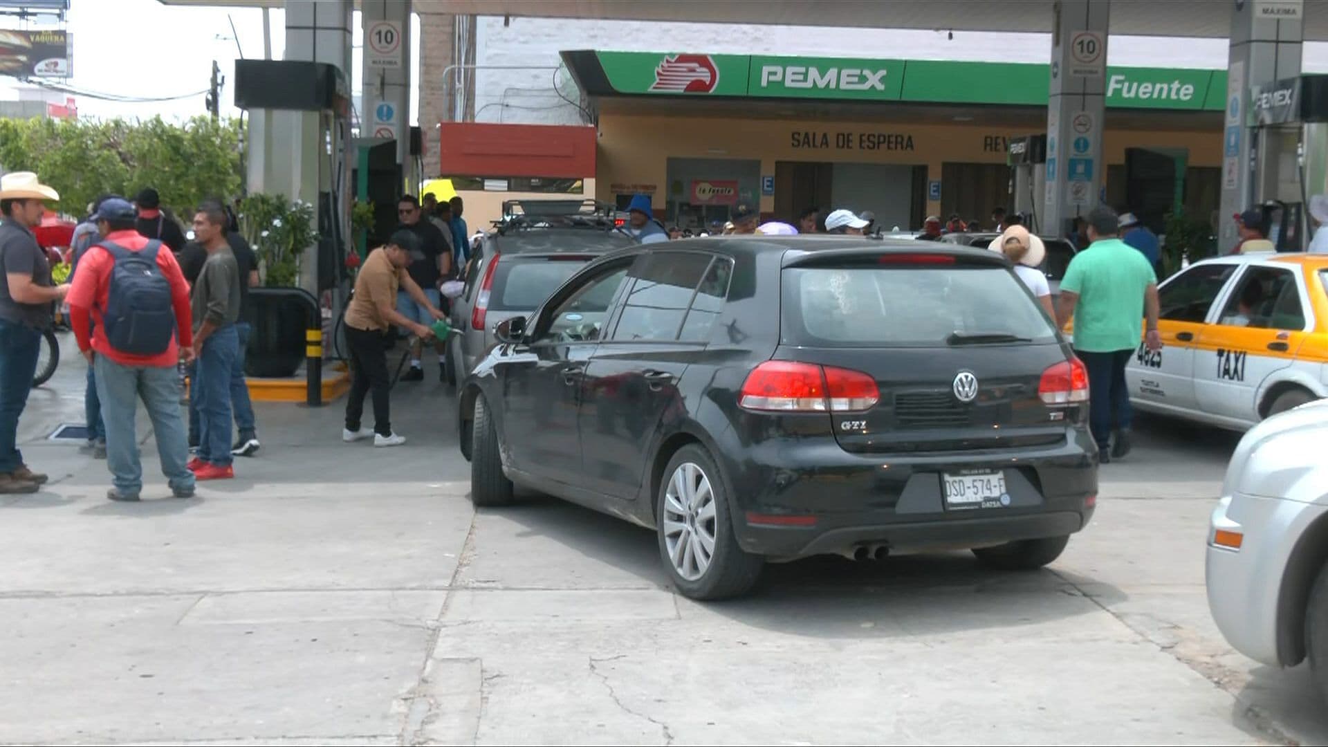 CNTE Toma Gasolineras en Chiapas; Regalan Combustible a Automovilistas Hoy 5 de Junio