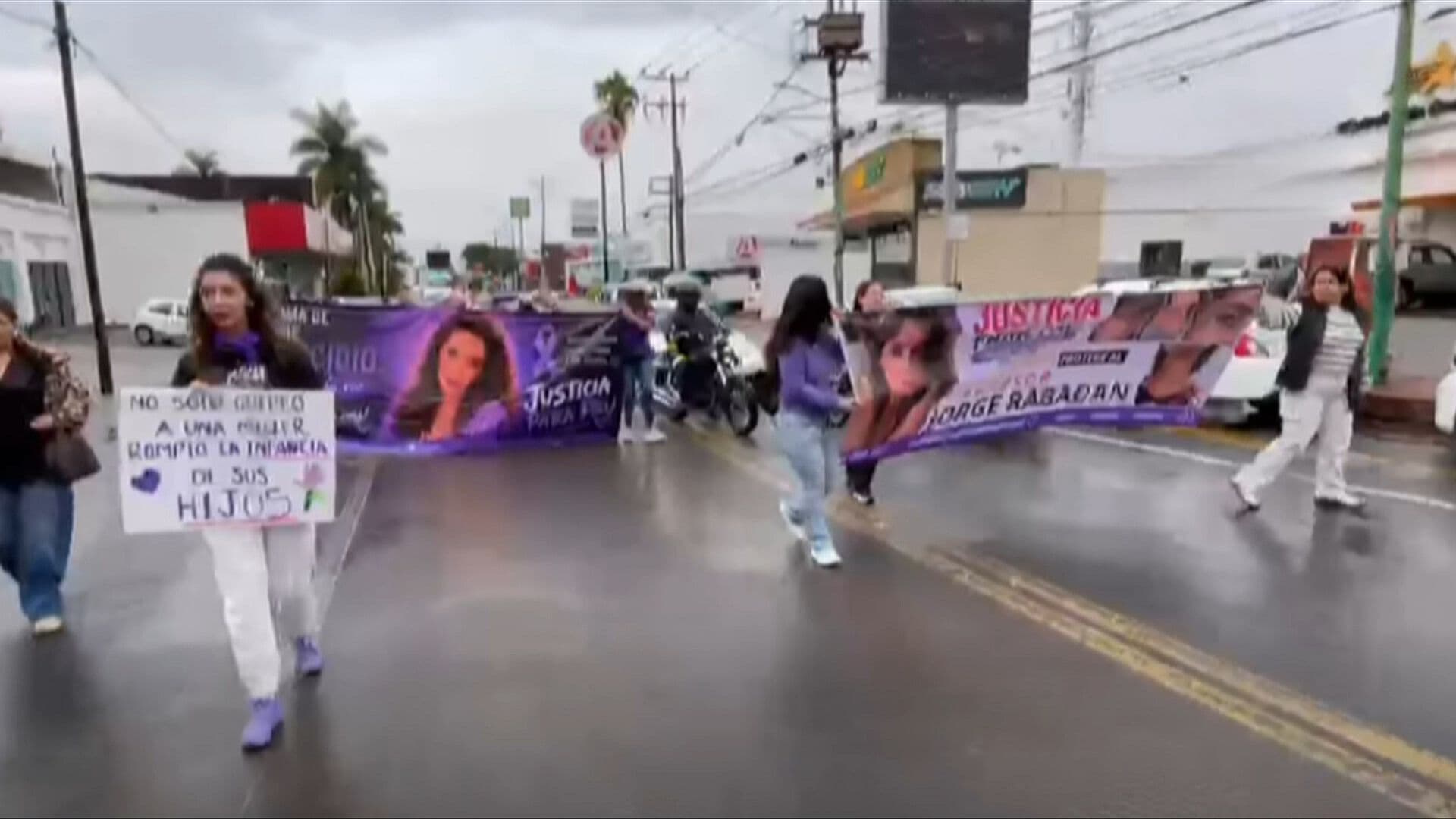 Mujeres Marchan en Cuernavaca para Exigir "Justicia para Paula", Víctima de Violencia