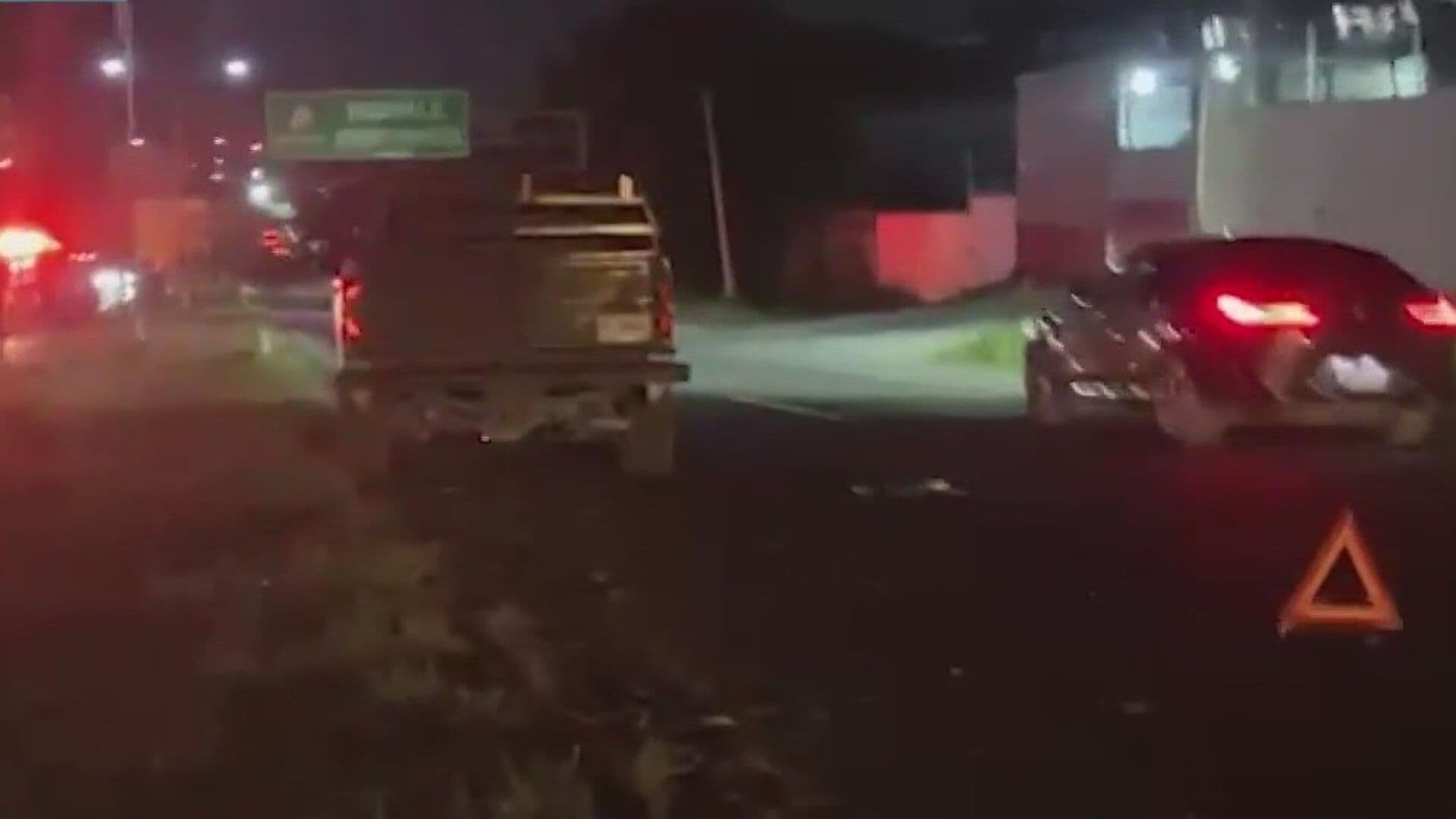 Choca y Atropella a Hombre en Carretera Nacional