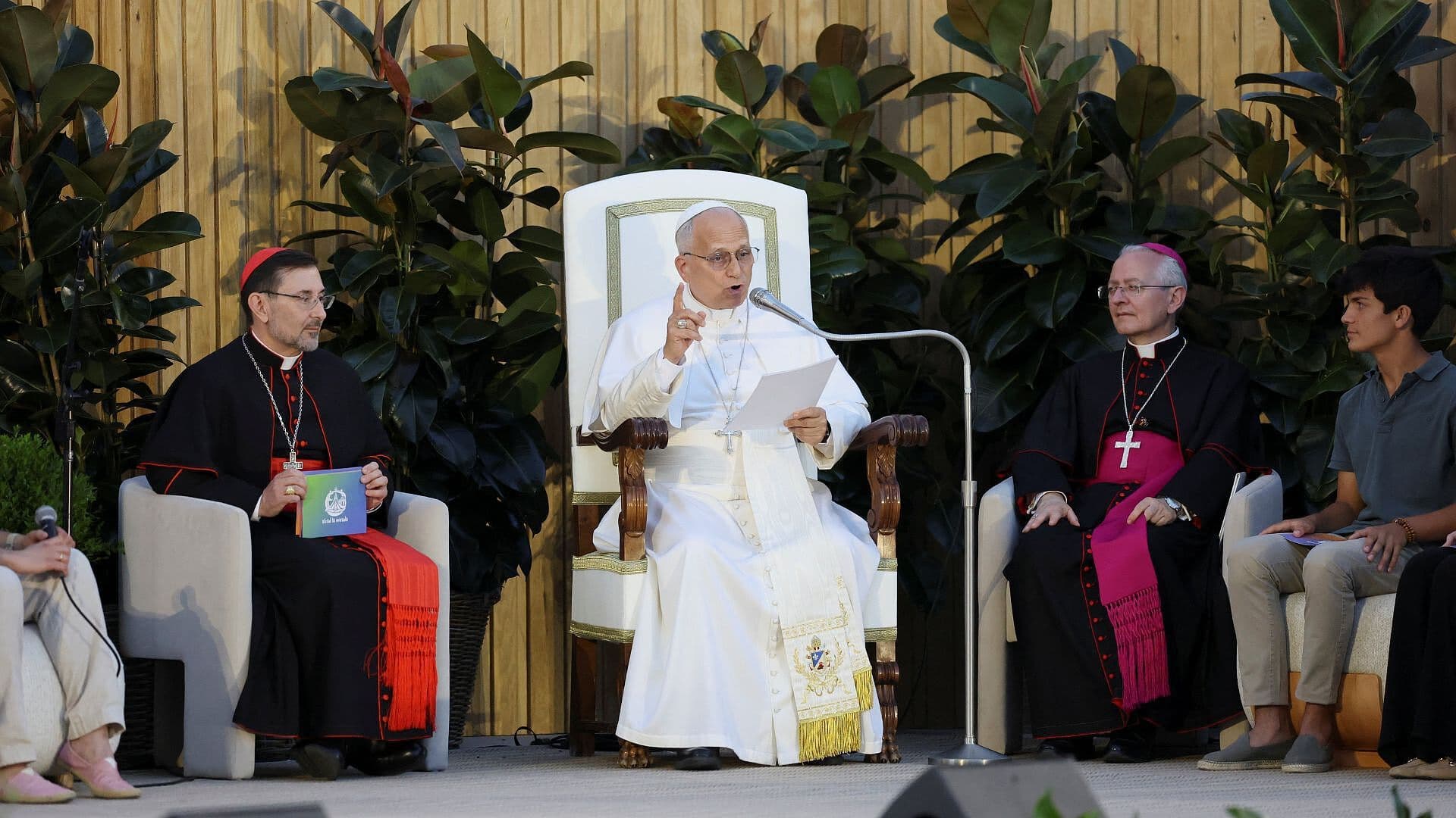 Papa León XIV Preside Vigilia de Oración Juvenil en España