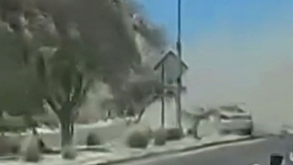 VIDEO: Momento Exacto de Fuerte Volcadura en Carretera Transpeninsular en Baja California Sur