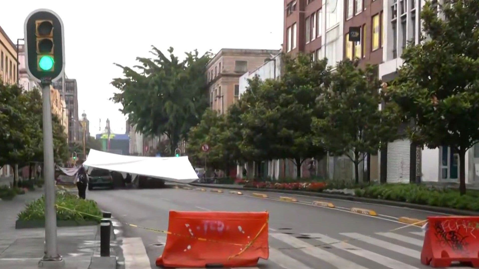 Continúa campamento de la CNTE en inmediaciones de la Plaza de la Constitución este domingo