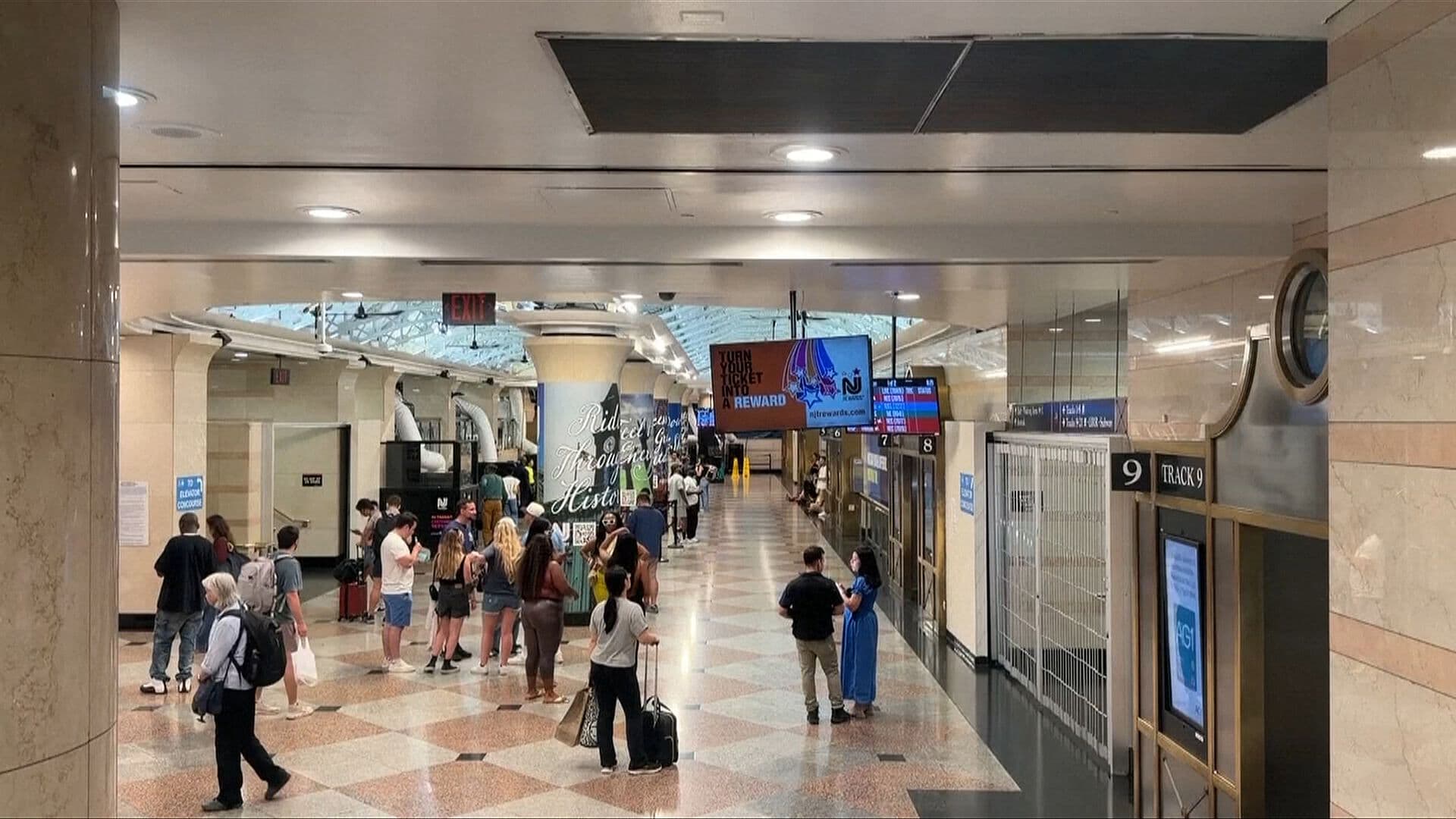 Ataque en Nueva York: Apuñalan a Seis Personas en la Estación Penn del Tren