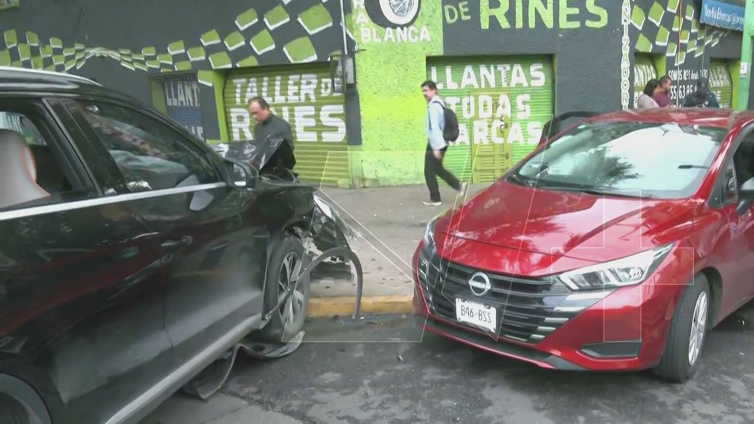 Aparatosos Choque en Eje Central, CDMX, Deja Dos Lesionados