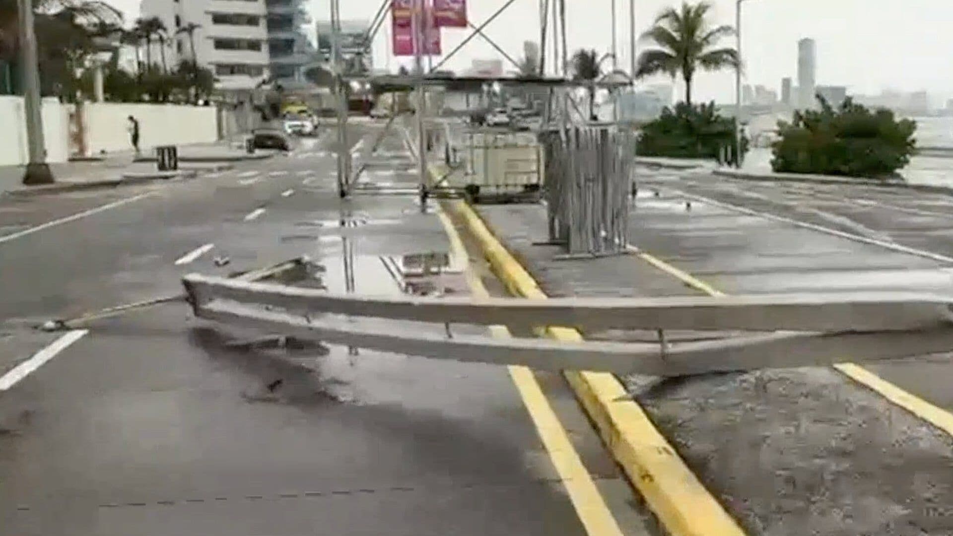Postes de Alumbrado Público Afectados por Tormenta en Boca del Río